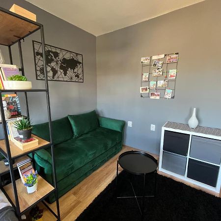 Mickitos City Center Apartment Skopje Ngoại thất bức ảnh