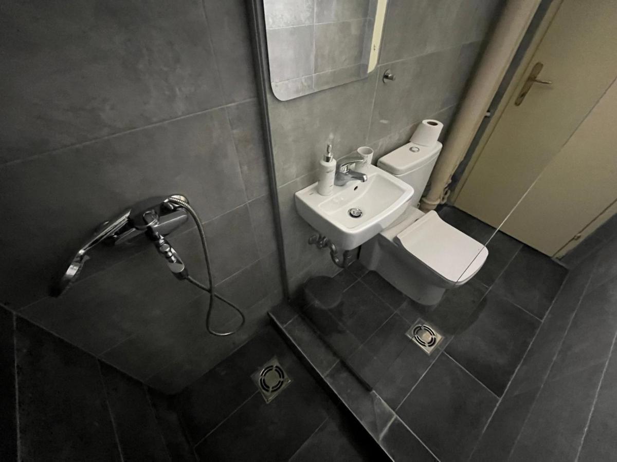 Mickitos City Center Apartment Skopje Ngoại thất bức ảnh