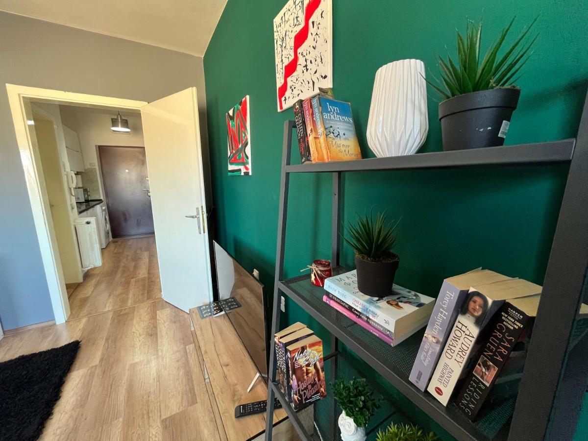 Mickitos City Center Apartment Skopje Ngoại thất bức ảnh