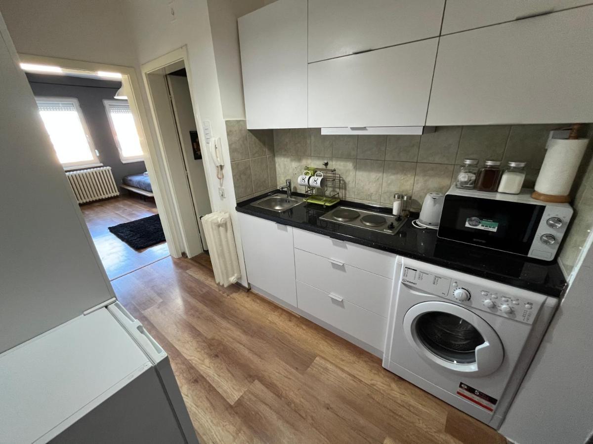 Mickitos City Center Apartment Skopje Ngoại thất bức ảnh