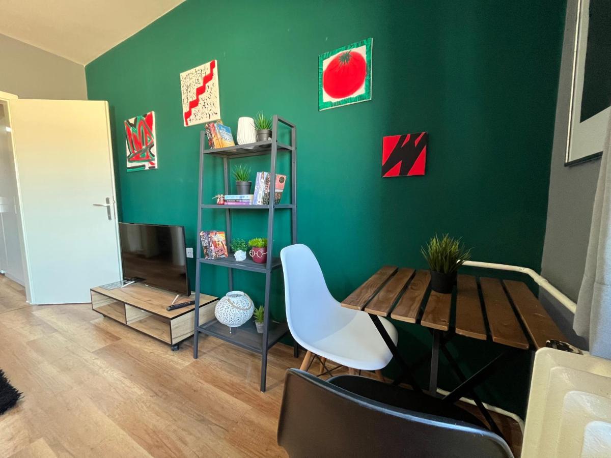 Mickitos City Center Apartment Skopje Ngoại thất bức ảnh
